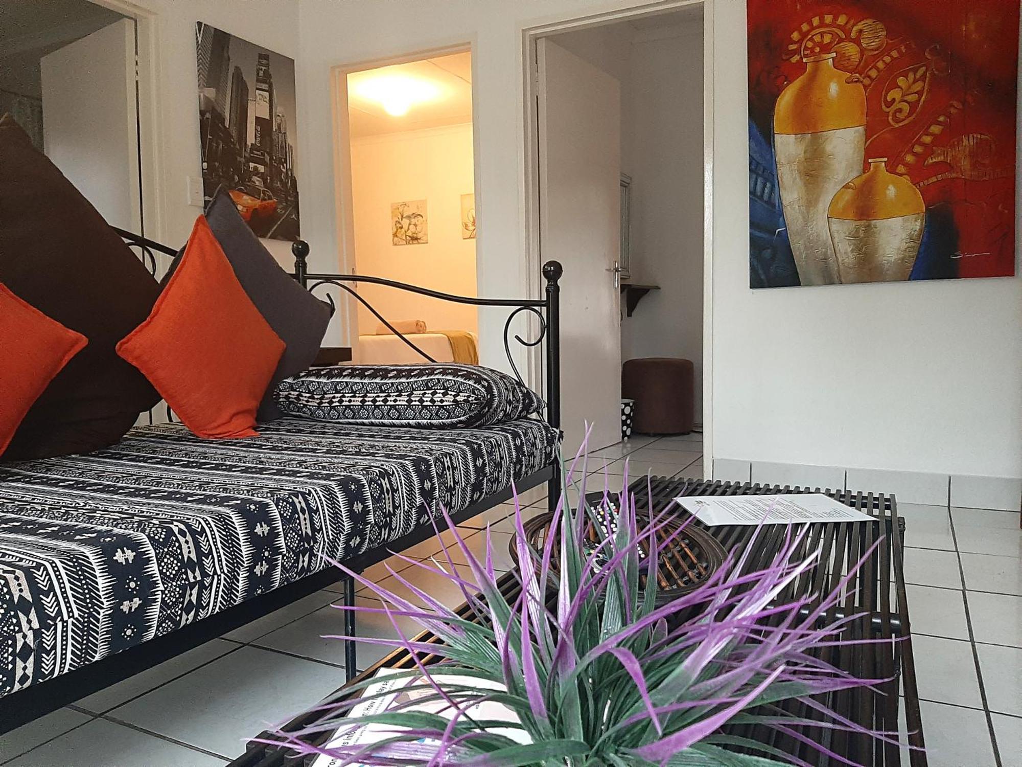 Sunshine Self Catering Apartment Mbombela Luaran gambar