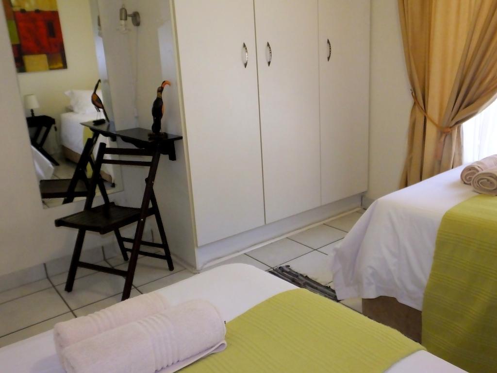 Sunshine Self Catering Apartment Mbombela Luaran gambar