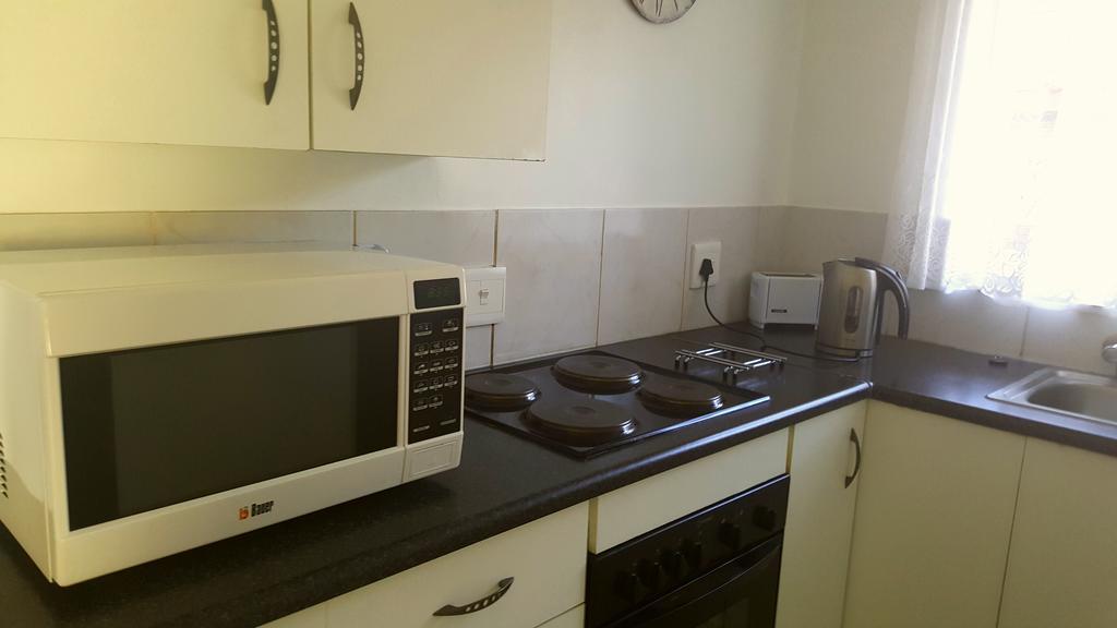 Sunshine Self Catering Apartment Mbombela Luaran gambar