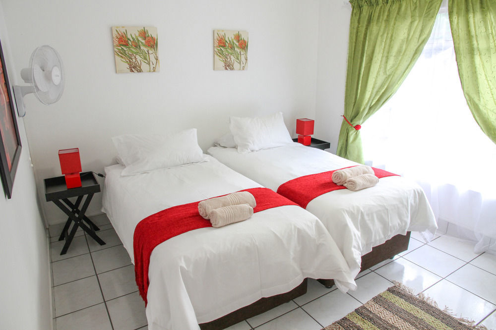 Sunshine Self Catering Apartment Mbombela Luaran gambar